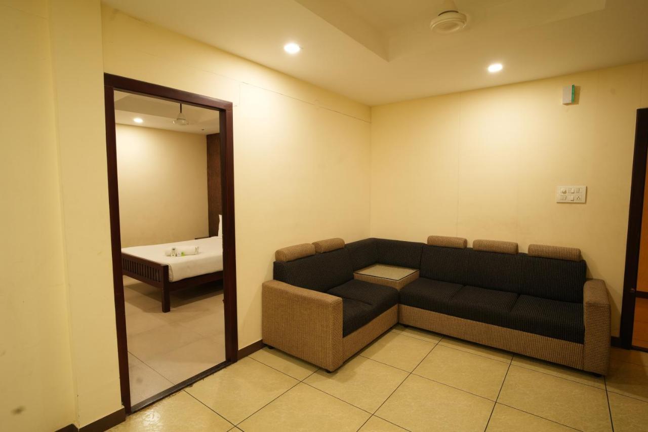 K V Suites Kochi 外观 照片