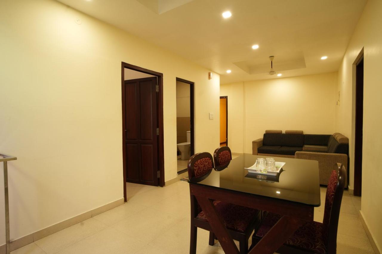 K V Suites Kochi 外观 照片