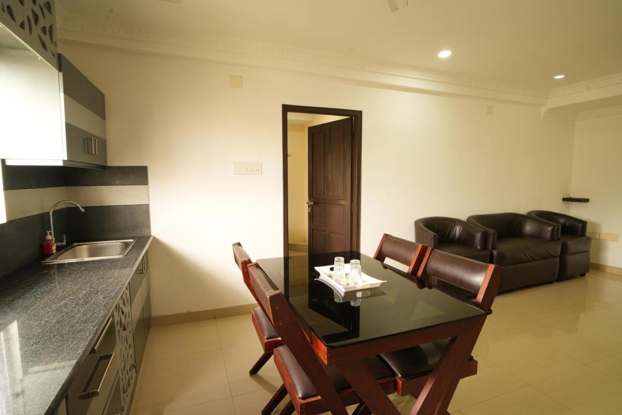 K V Suites Kochi 外观 照片