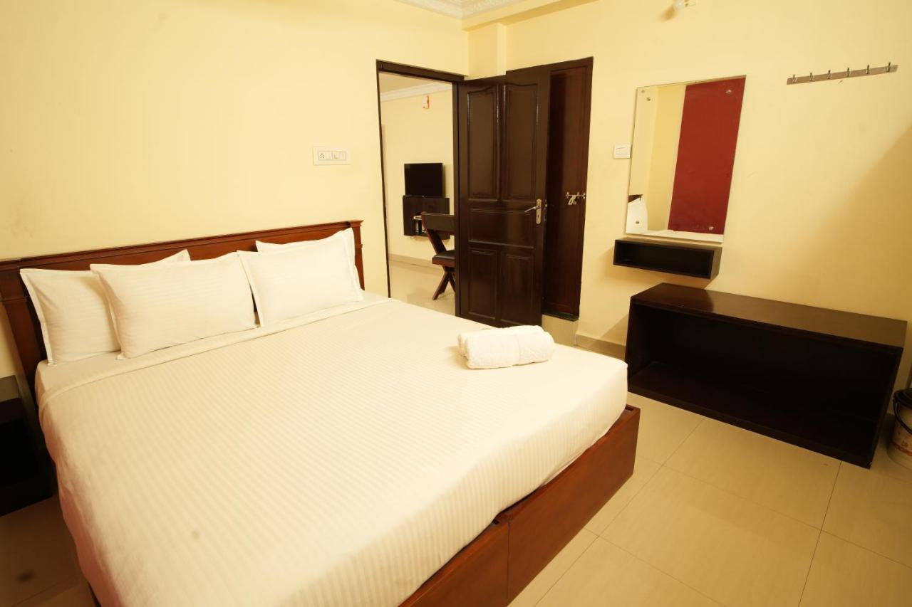 K V Suites Kochi 外观 照片