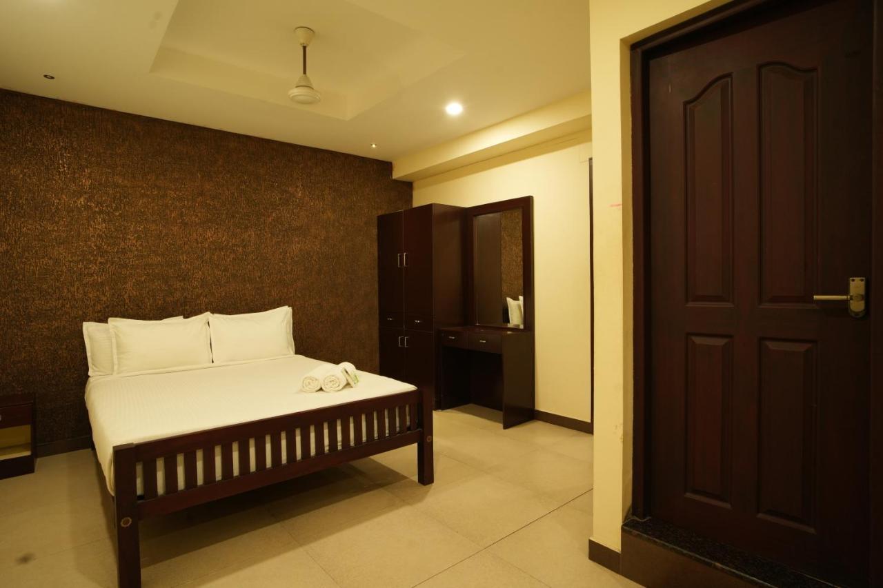 K V Suites Kochi 外观 照片