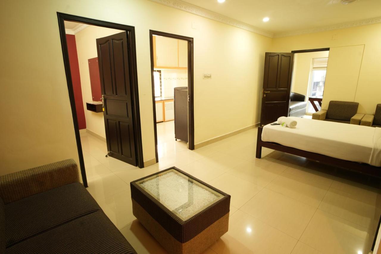 K V Suites Kochi 外观 照片