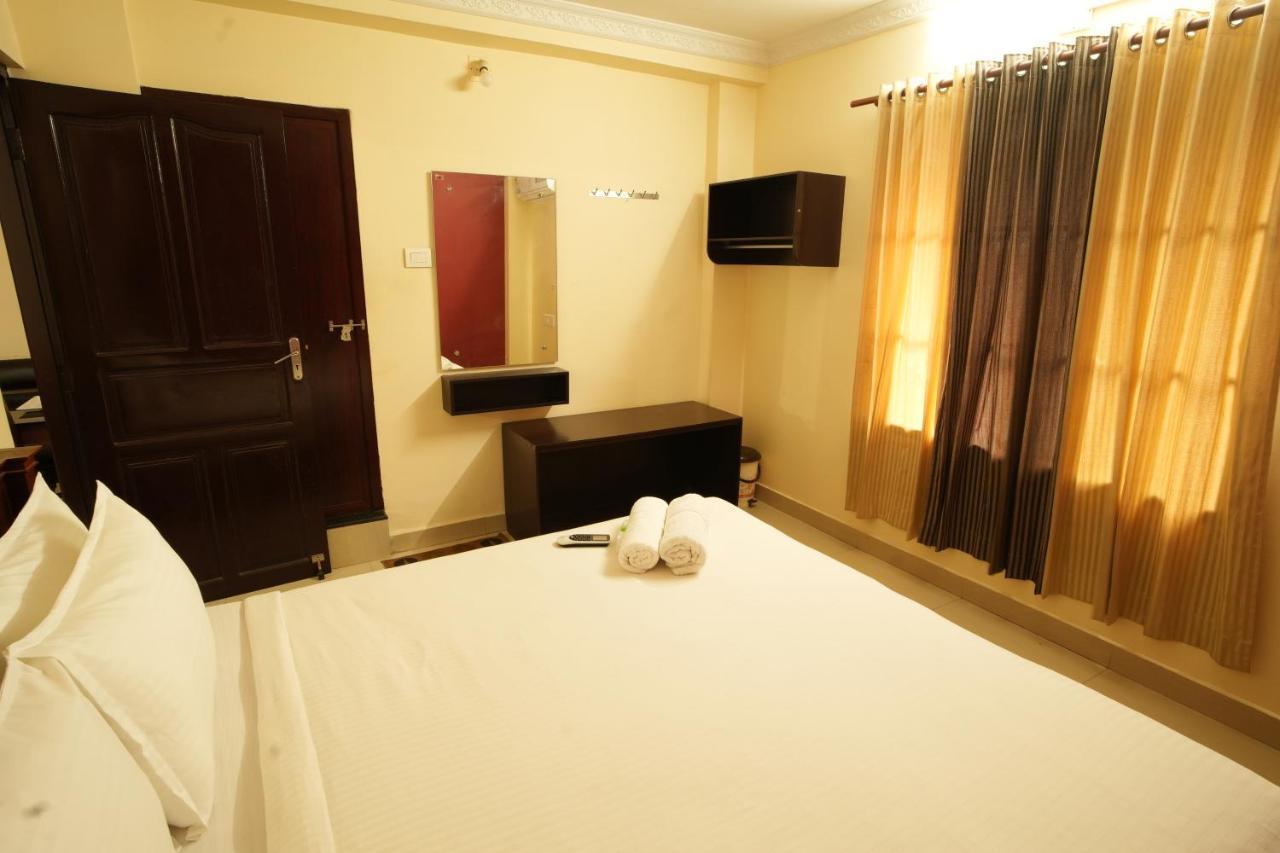 K V Suites Kochi 外观 照片