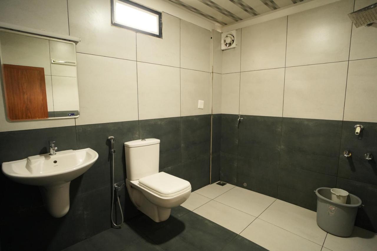 K V Suites Kochi 外观 照片