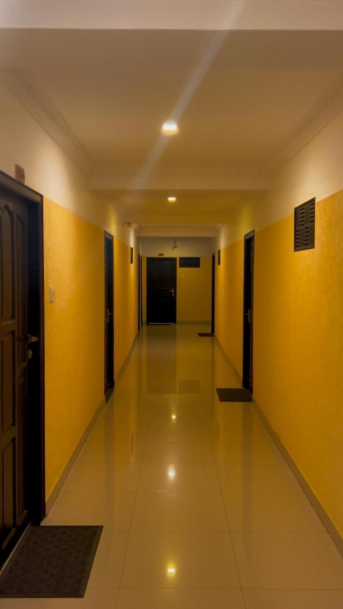 K V Suites Kochi 外观 照片
