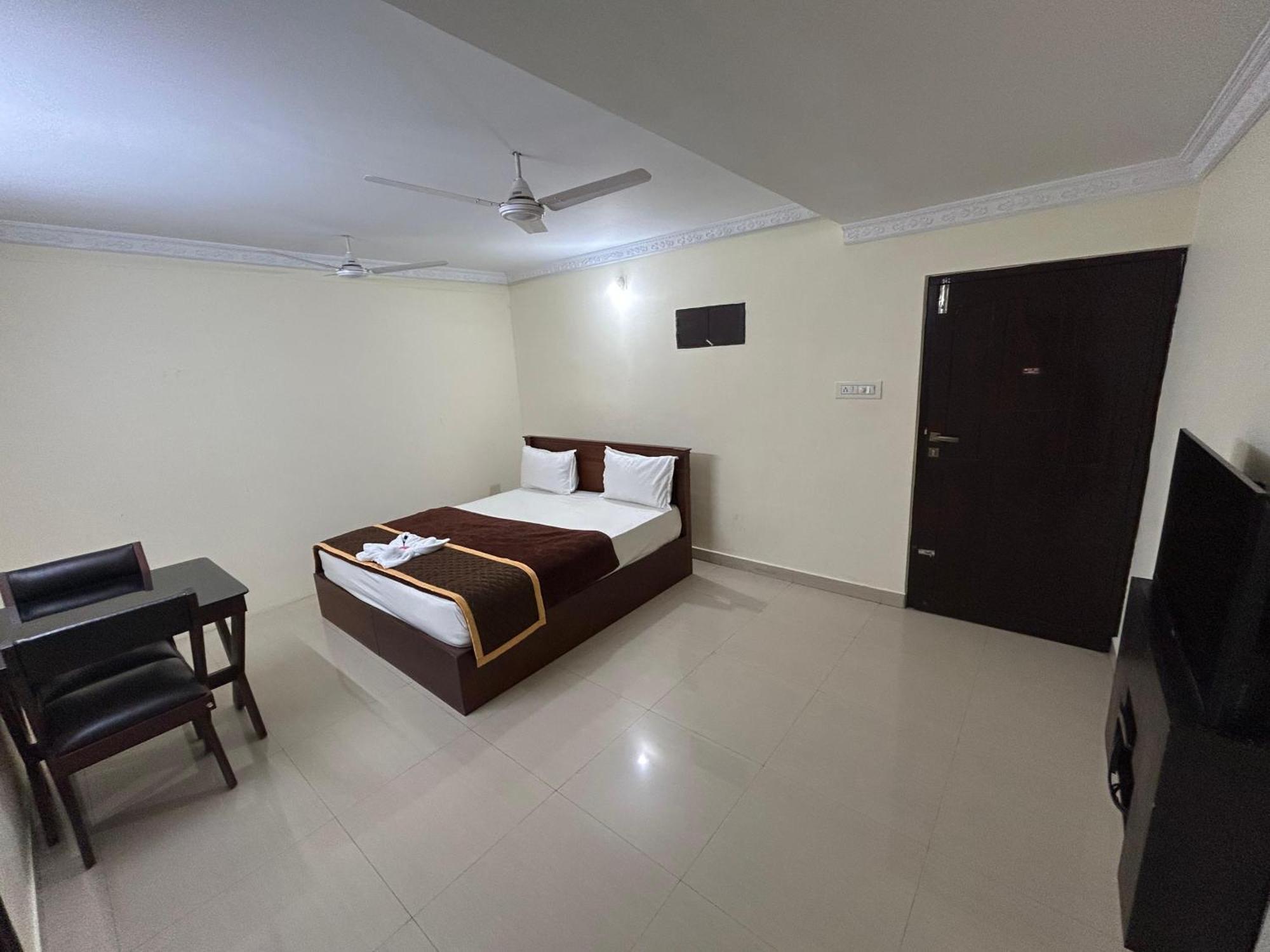 K V Suites Kochi 外观 照片