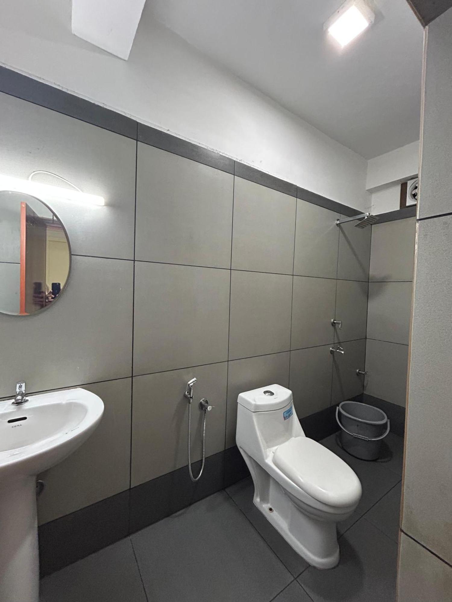 K V Suites Kochi 外观 照片