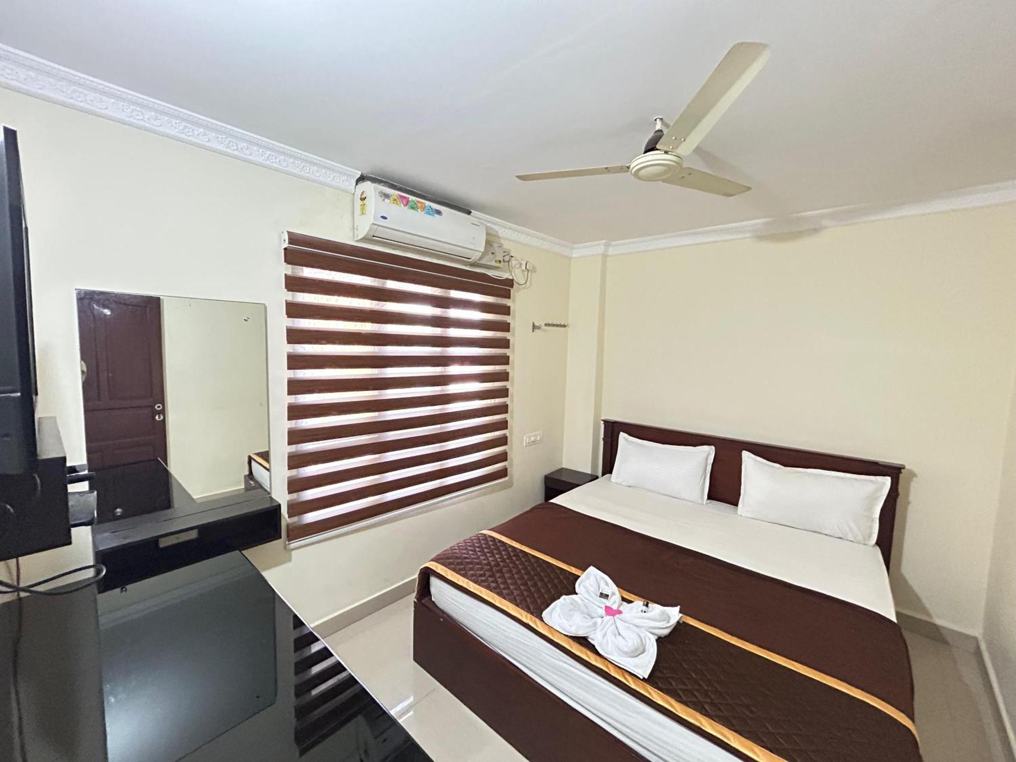 K V Suites Kochi 外观 照片
